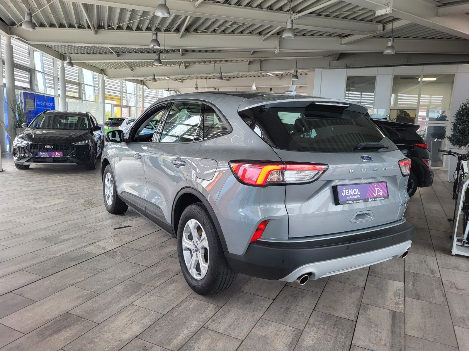 Fahrzeugabbildung Ford Kuga Plug-In/NAVI/SITZHZG./AHK/PDC