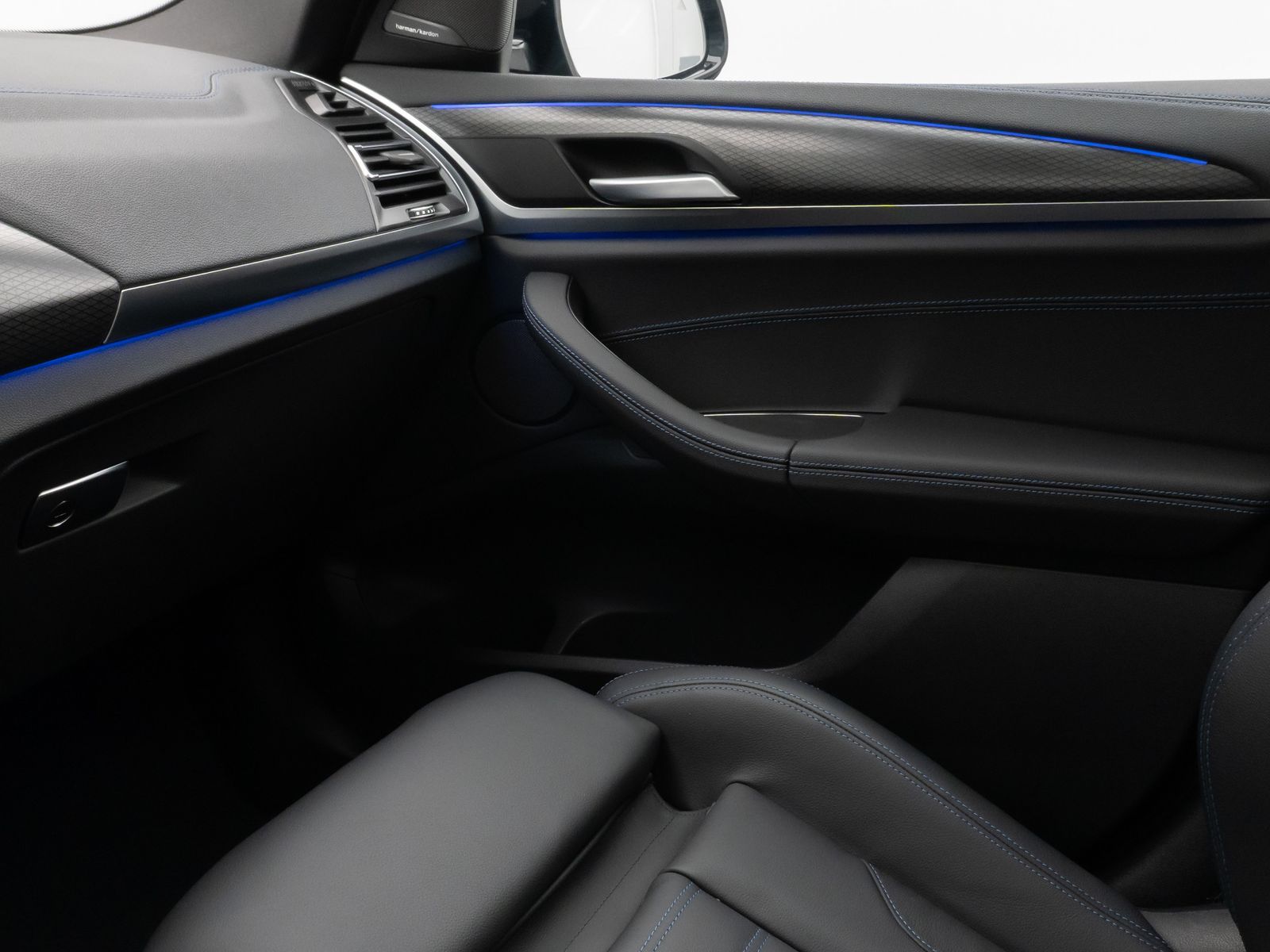 Fahrzeugabbildung BMW X3 M40i Panorama Laser 360°HUD DAB H/K Komfort