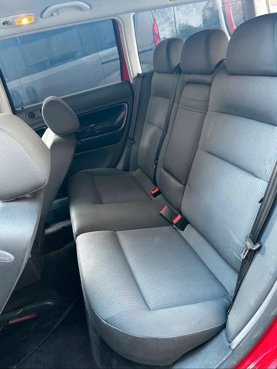 Volkswagen Passat 2004 — photo 11