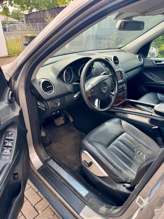 Mercedes-Benz ML 320