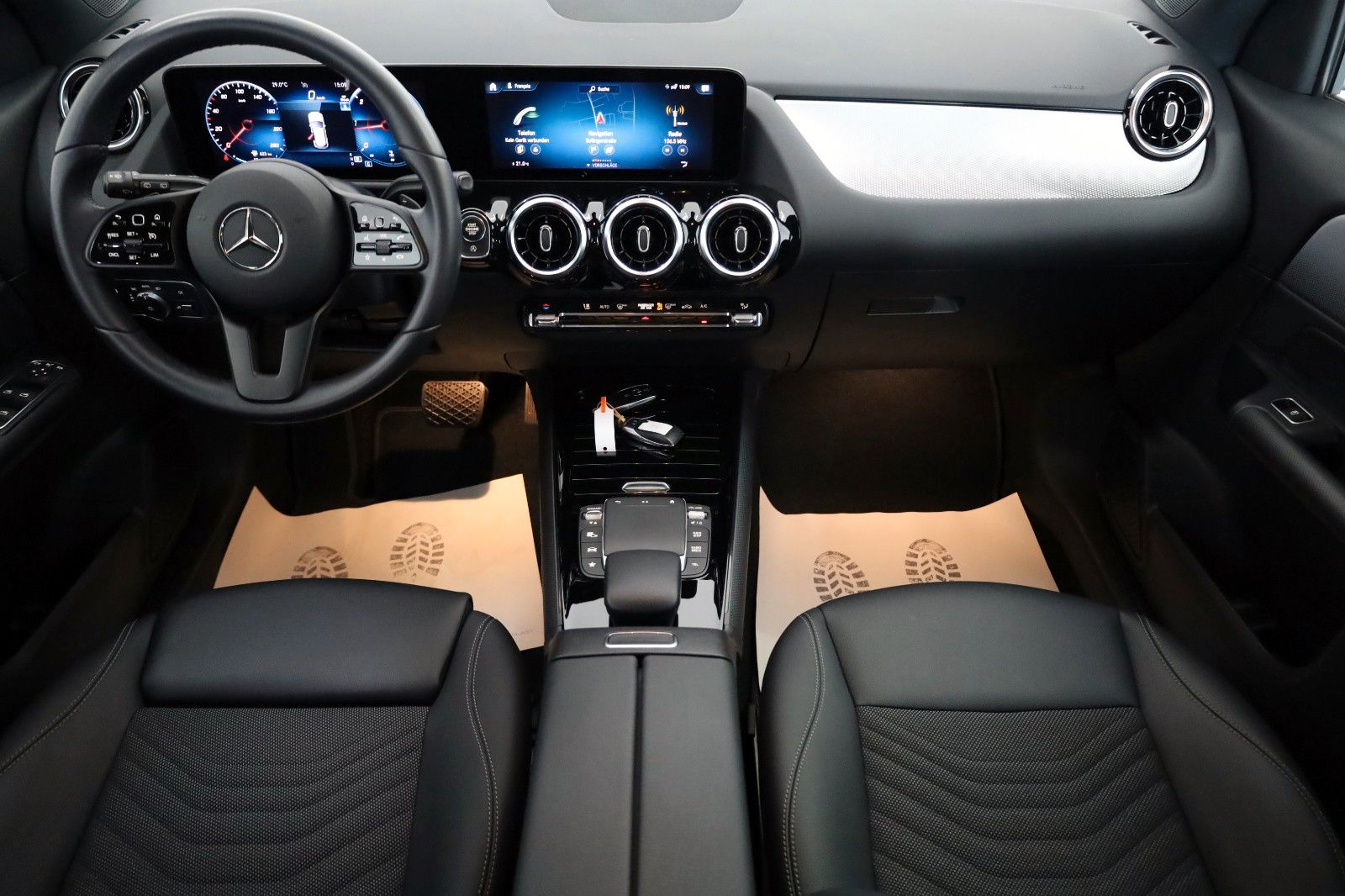Fahrzeugabbildung Mercedes-Benz GLA 200 d Style, T.Leder,Navi,LED,SH,Kamera