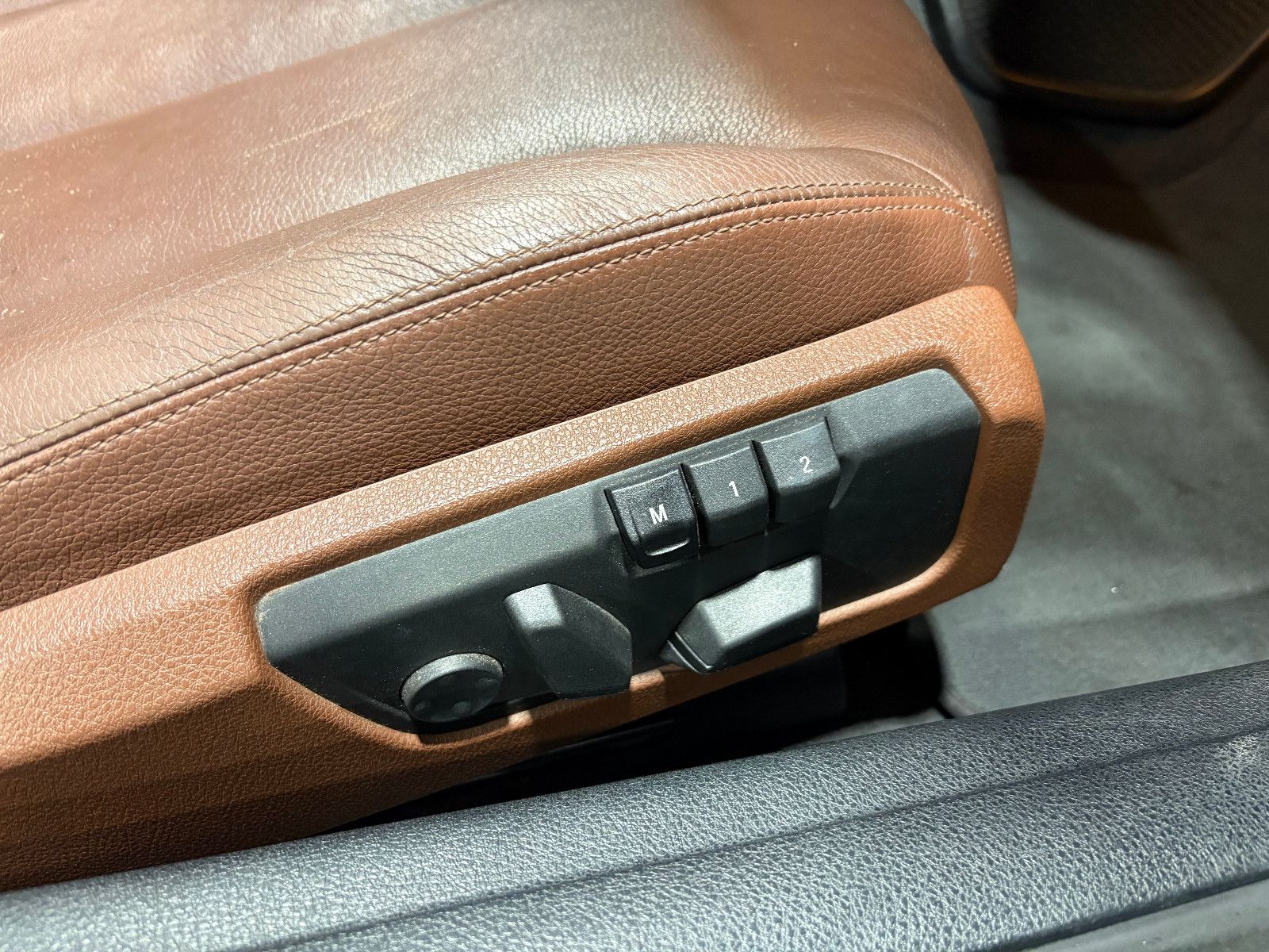 Fahrzeugabbildung BMW 640 Cabrio d xDrive/KAMERA/NAVI/MEMORY/BI-XENON