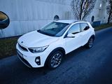 Kia KIA Stonic 1.4 MPI GOLD SUV / Geländewagen - Gelände gebraucht