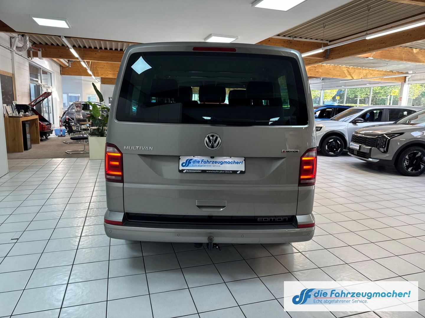 Fahrzeugabbildung Volkswagen T6 Multivan 4Motion Edition StandHZG Navi Leder