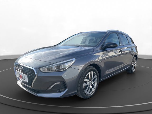 Hyundai i30 cw YES!**NAVI**KAMERA**PDC**