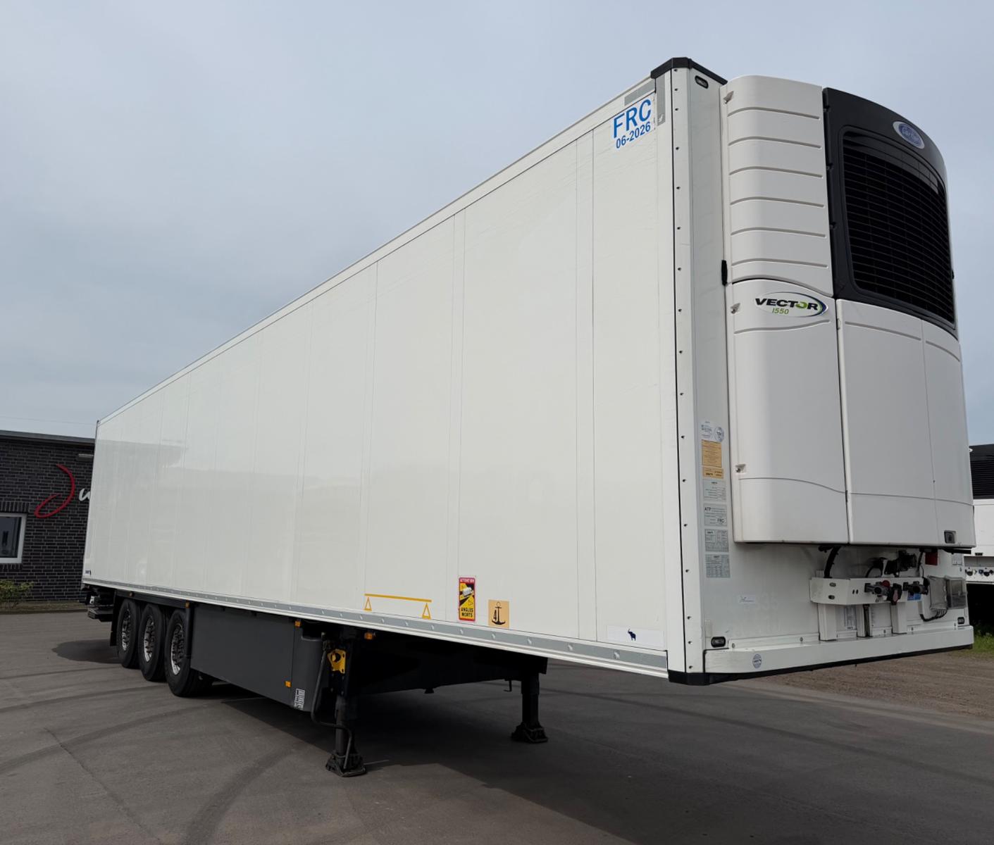 Schmitz Cargobull SKO24 / Carrier Vector 1550 / Doppelstock / LBW