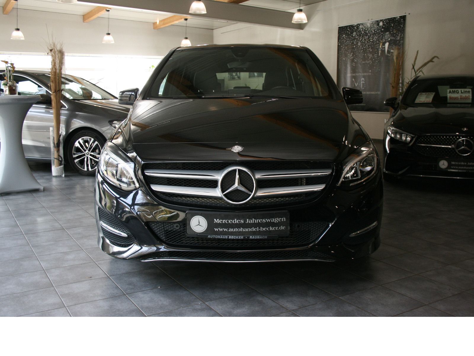Fahrzeugabbildung Mercedes-Benz B 180 Urban *Automatik*LED*Navi*Totwinkel*AHK