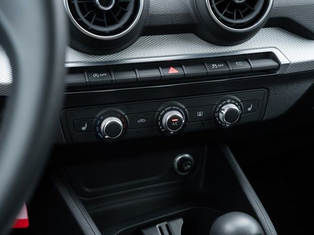 Q2 35 TFSI GJR+NAVI+SZH-VORNE
