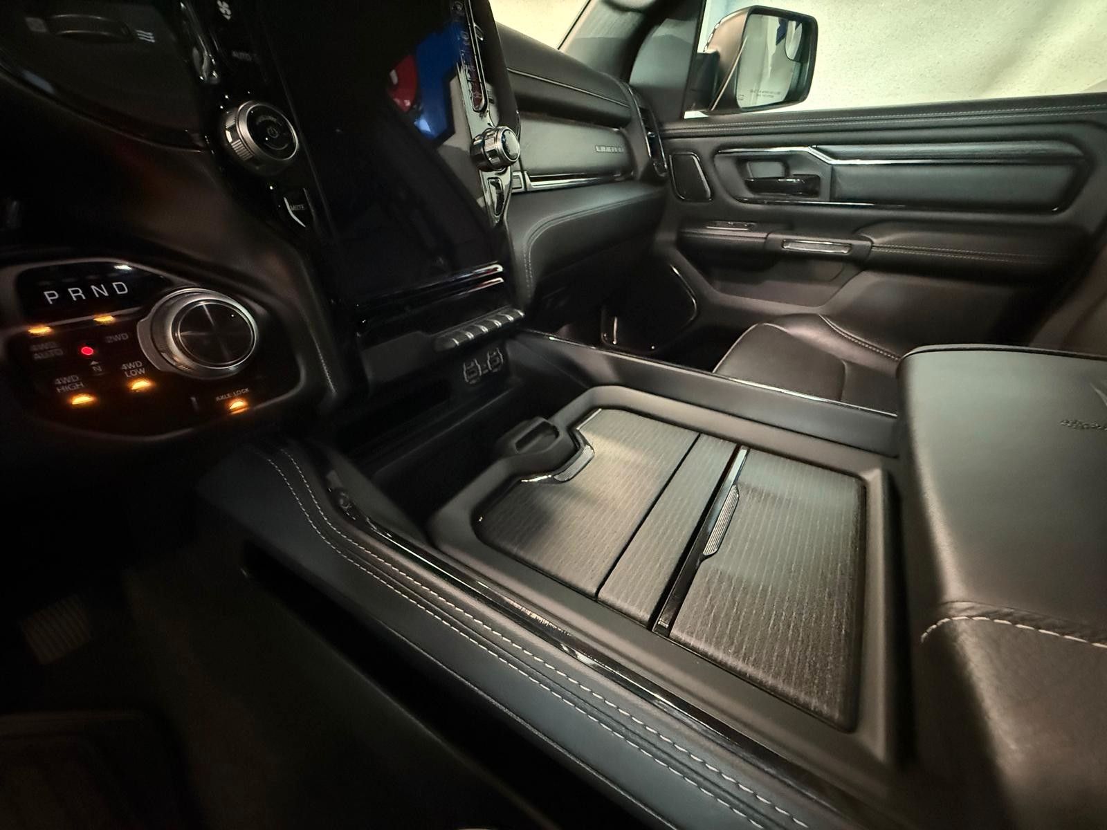 Fahrzeugabbildung Dodge LIMITED NIGHT ALU-CAB PRINS LPG AUS 1. HAND