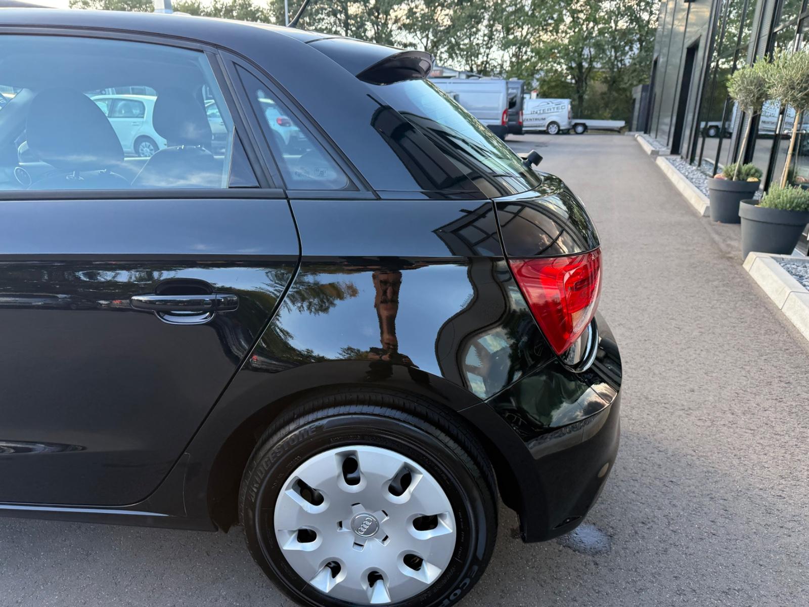Audi A1 Sportback Ultra Sport*SHZ*TEMP*FSP*USB*HU NEU