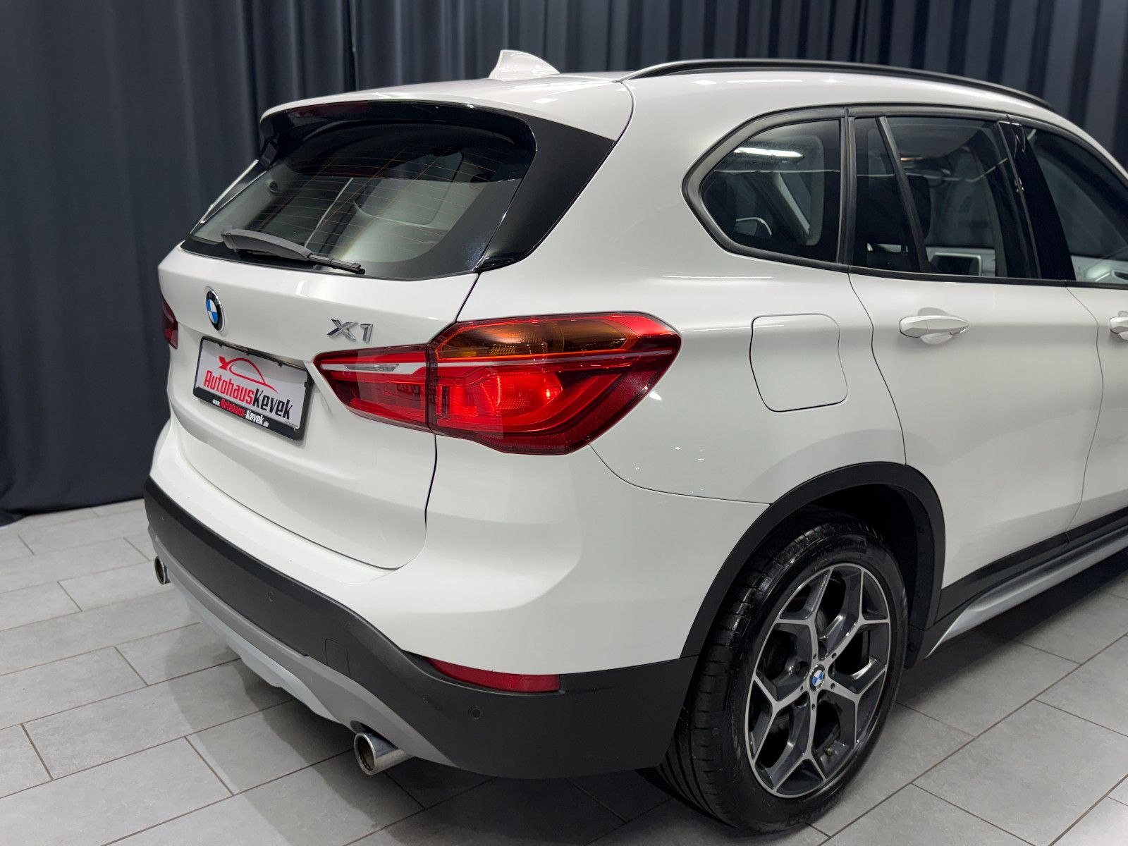 Fahrzeugabbildung BMW X1 xDrive 20 d xLine|AHK|PANO|PDC|NAVI|AUTOMATIK