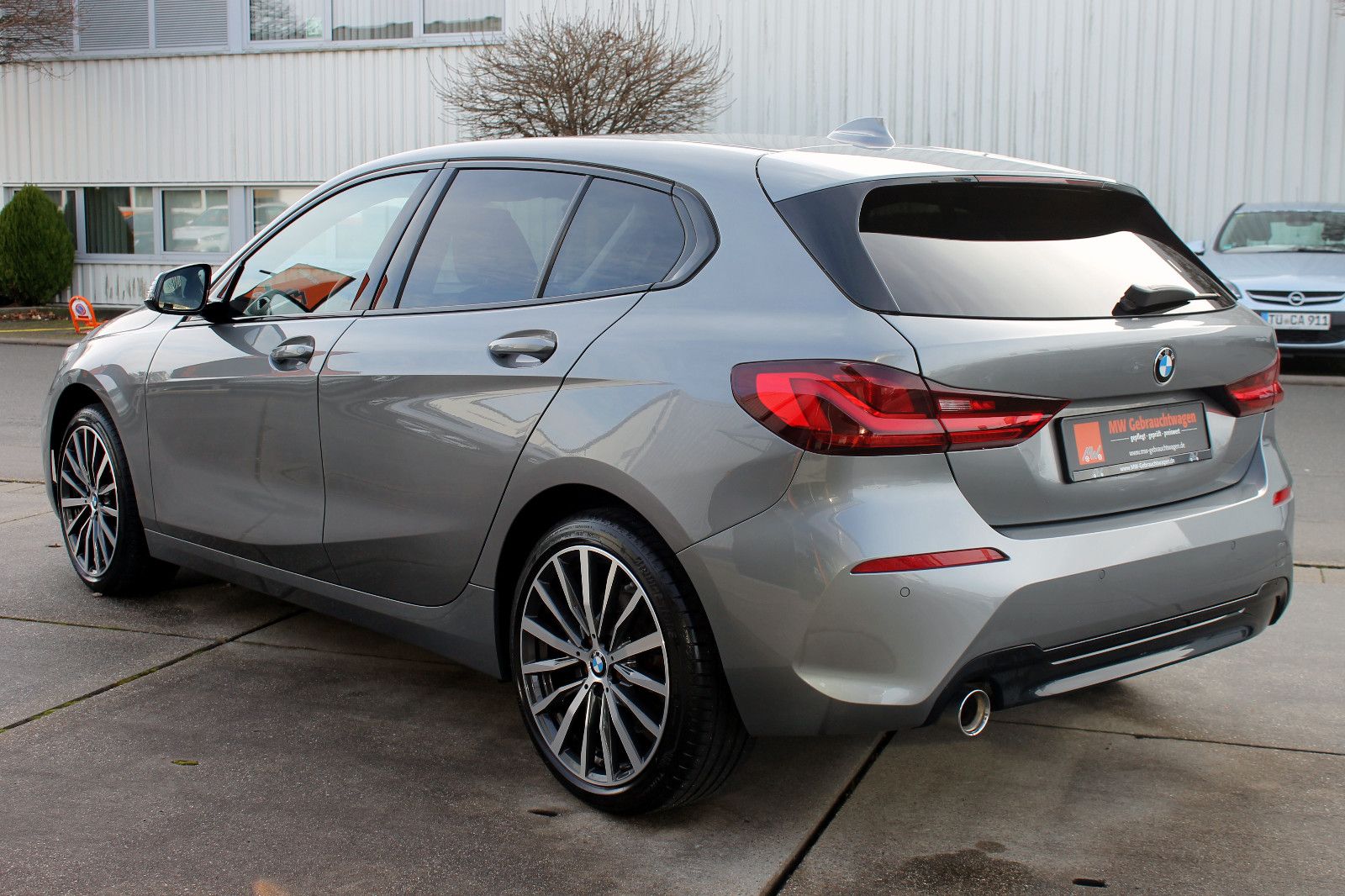 Fahrzeugabbildung BMW 118i Sport-Line Steptr. LED PDC CarPlay SHZ BT