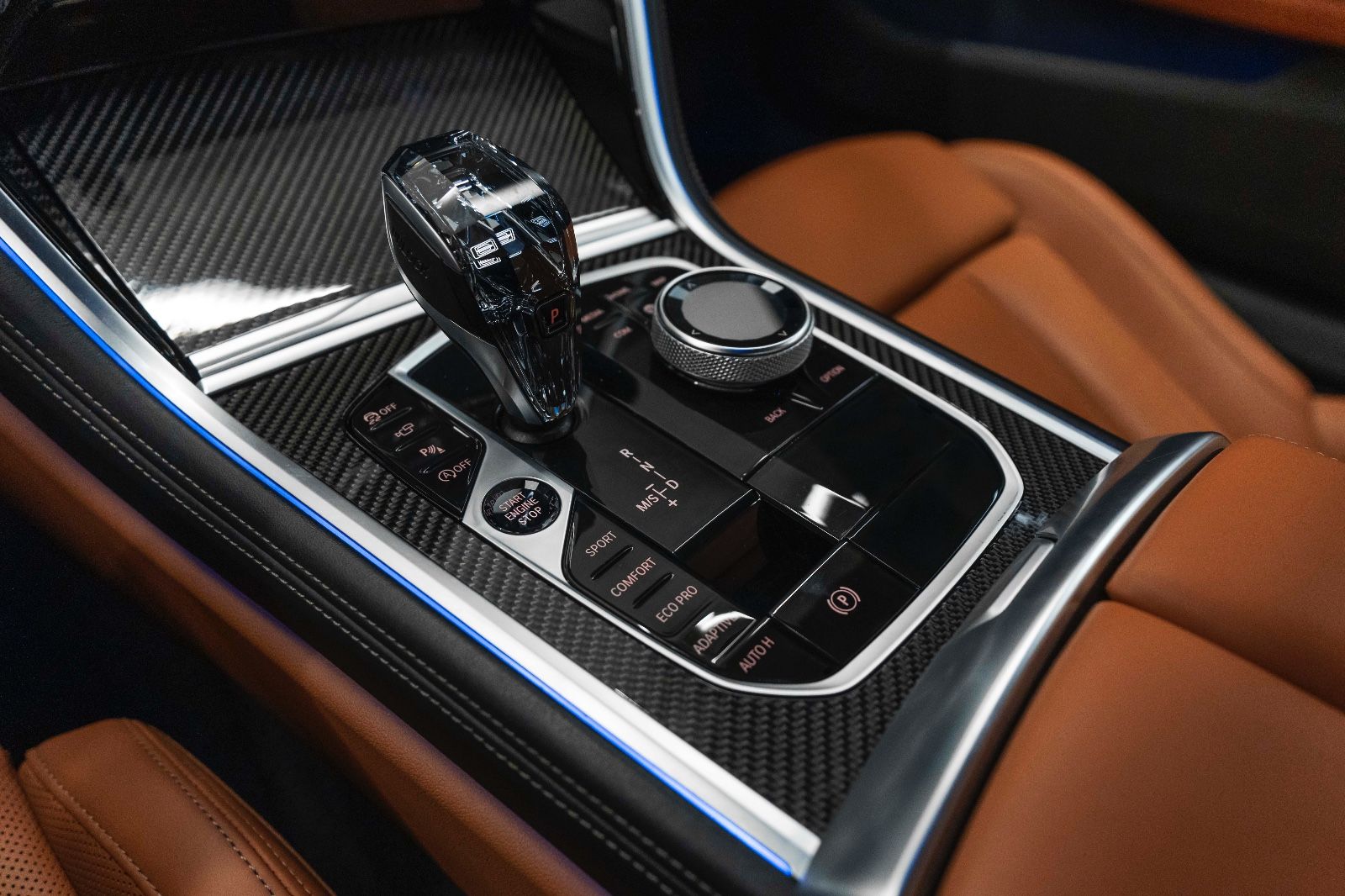 Fahrzeugabbildung BMW M850i xDrive Coupe HUD H&K 360° LASER INDIVIDUAL