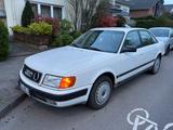 Audi 100 - weiße Audi 100