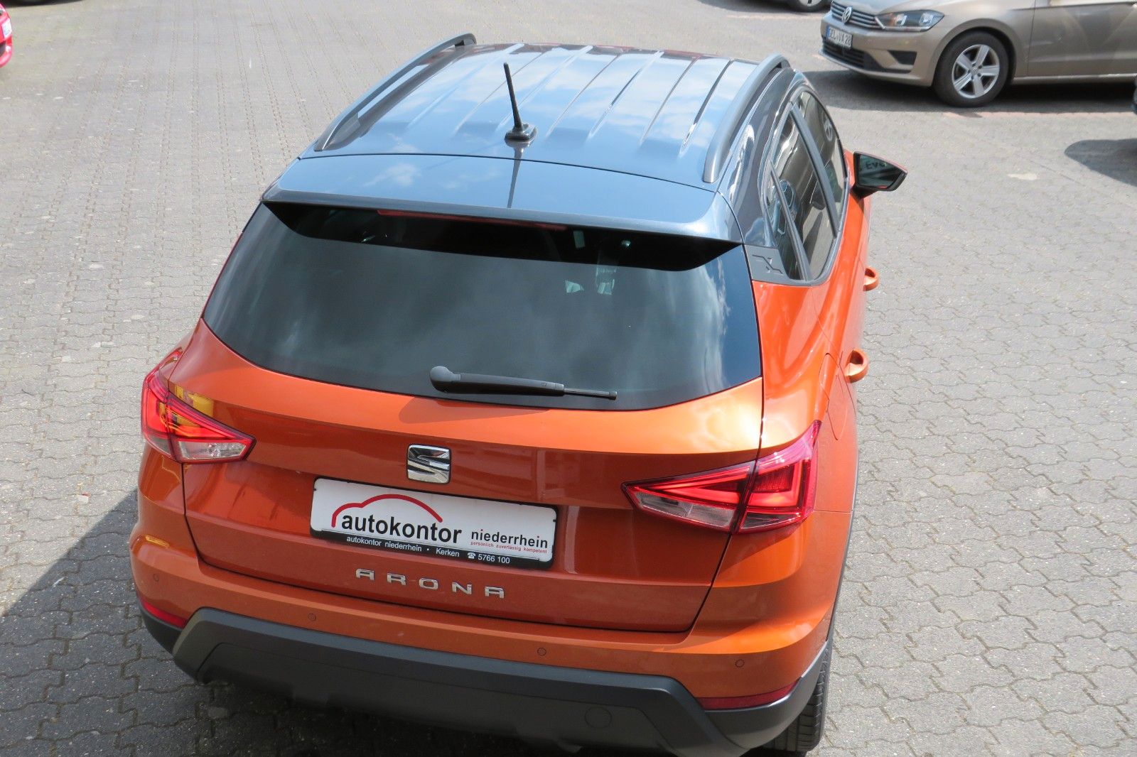 Fahrzeugabbildung SEAT Arona Style DSG PDC APP-CONNECT DAB 1.HAND