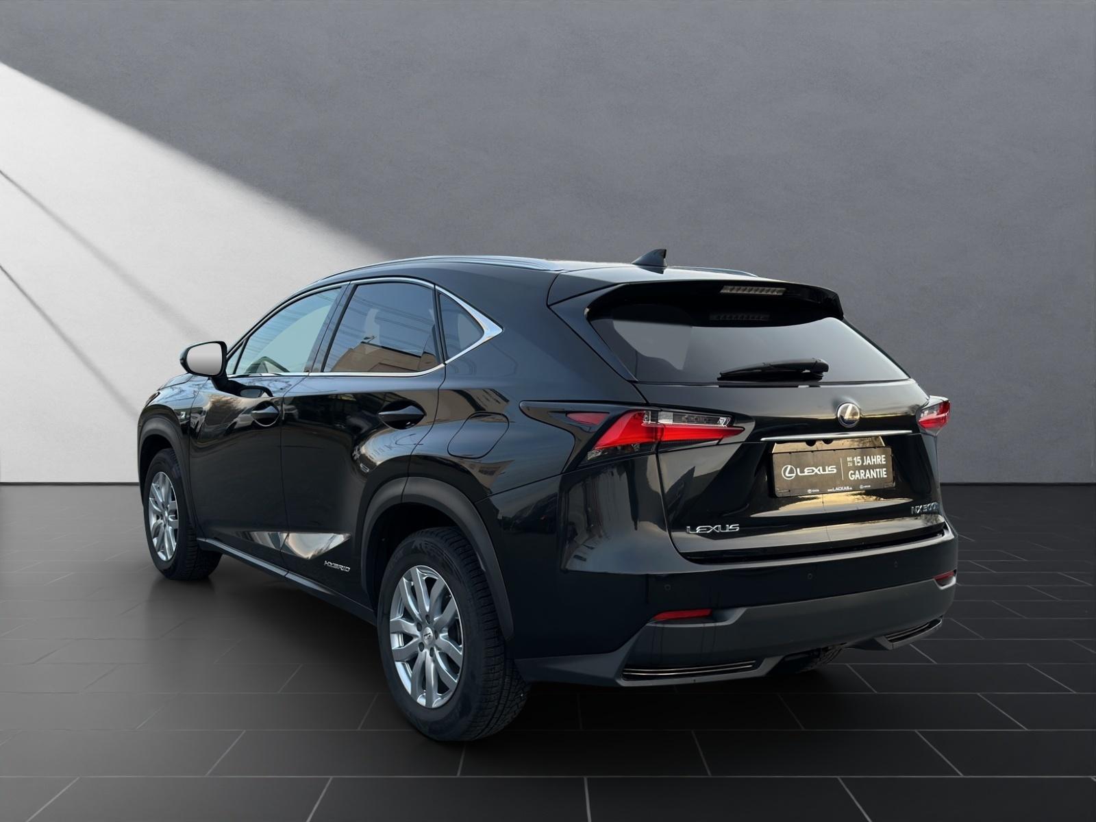 Lexus NX 300 h*4x4*1HD*SCHIEBE.*HUD*
