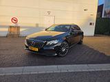 Mercedes-Benz E220d - Mercedes-Benz E 220 mit Benzin-Antrieb: Automatik