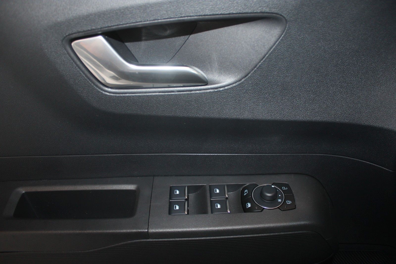 Fahrzeugabbildung Ford Tourneo Courier ACTIVE Winter + FahrerAssistPak3