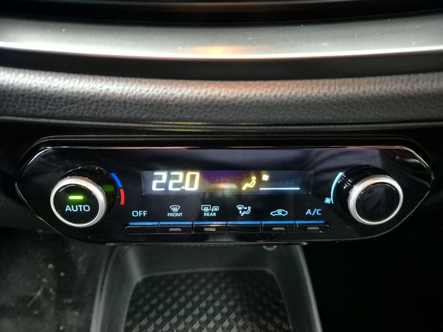 Fahrzeugabbildung Toyota Aygo X AYGO 1,0 Play Apple CarPlay Android Auto