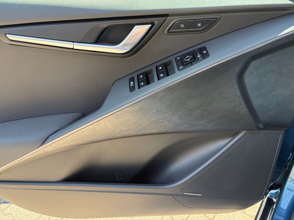 Fahrzeugabbildung Kia Niro 1.6 Plug-in Hybrid Spirit TECH RELAX PAKET