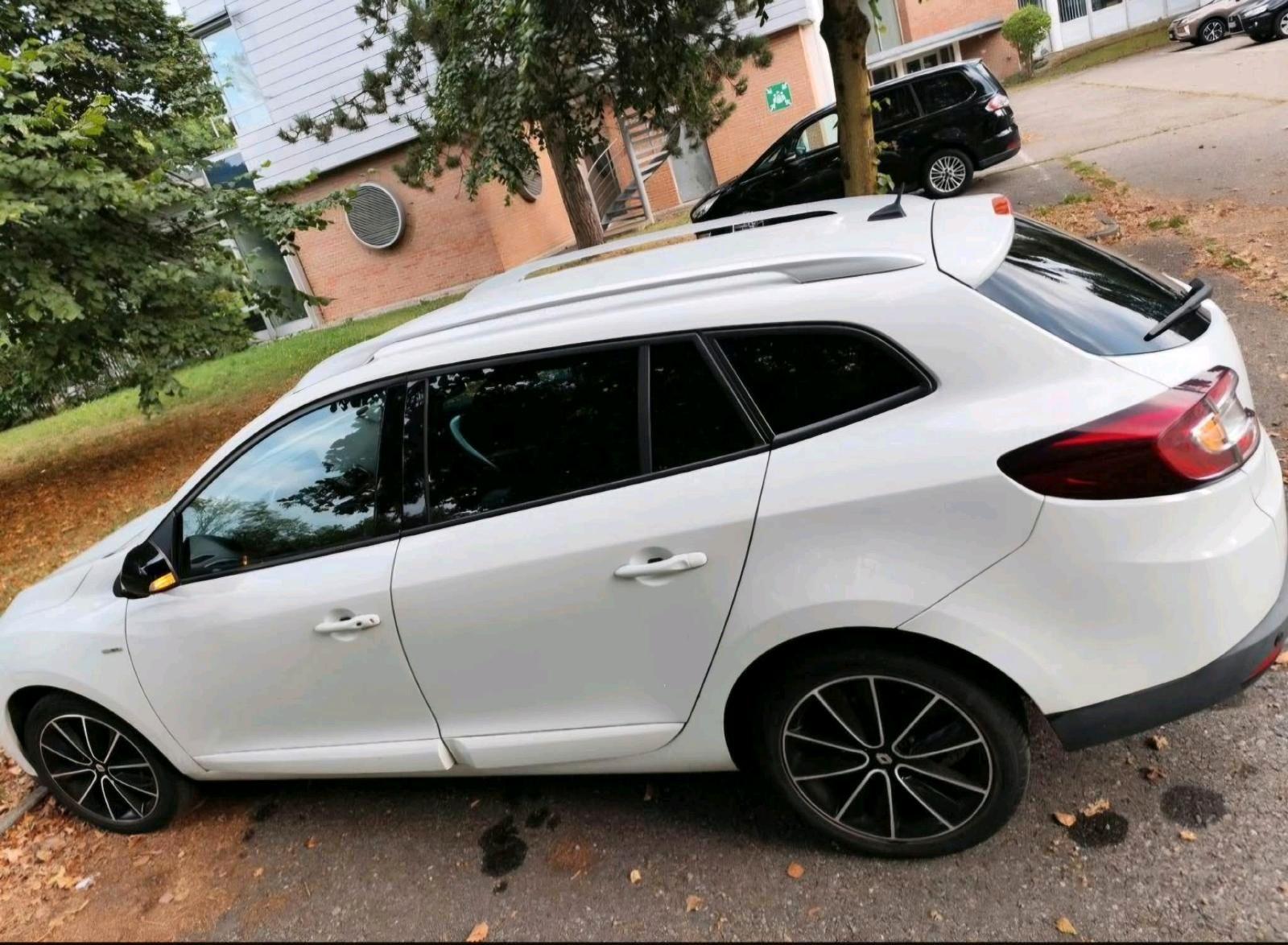 Renault Megane 2012 — rear view