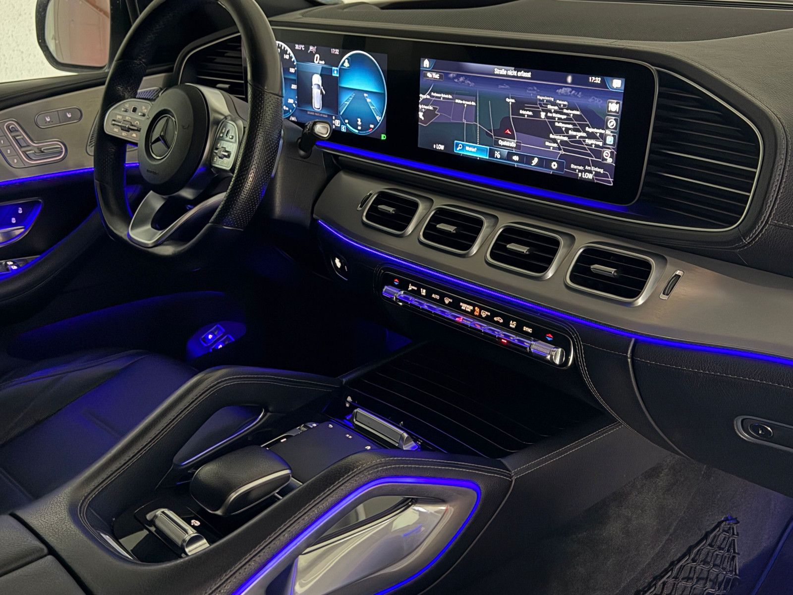Fahrzeugabbildung Mercedes-Benz GLE 300 d 4MATIC AMG-LINE/PANO/BURMESTER/7-SITZ