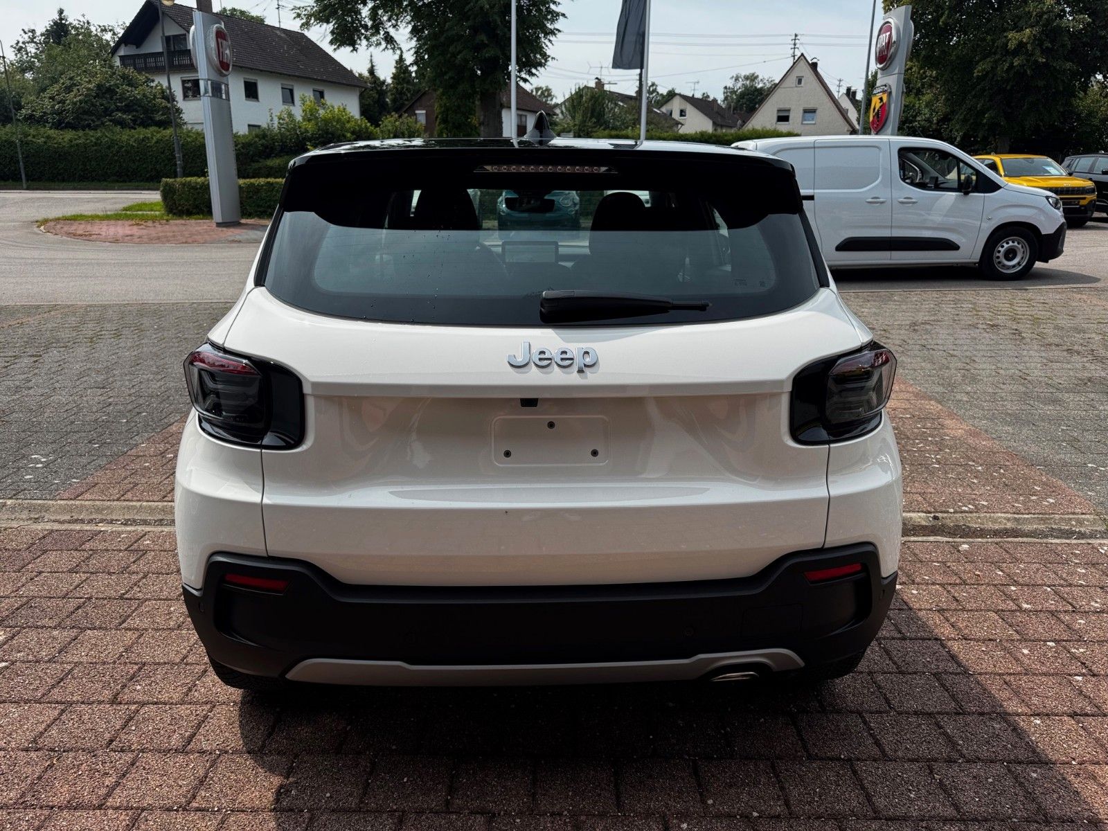 Fahrzeugabbildung Jeep Avenger 1.2 Altitude Benziner NAVI KAMERA SITZHG