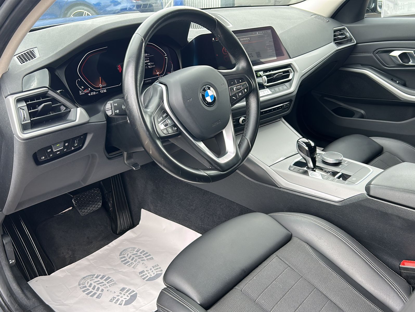 Fahrzeugabbildung BMW 318d Touring Advantage