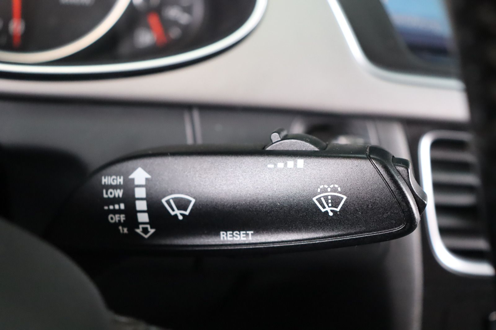 Fahrzeugabbildung Audi A4 3.0 TDI S tronic * Xenon * Navi * el. Sitze