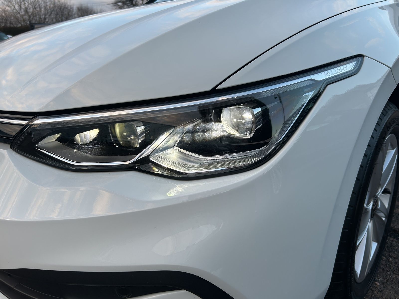 Fahrzeugabbildung Volkswagen Golf VIII TSI DSG MatrixLED Kamera ACC