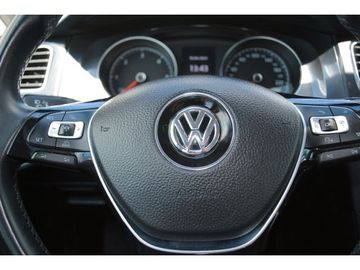 Fahrzeugabbildung Volkswagen Golf VII 1.6 Comfortline+AUTOMATIK+MASSAGE+NAVI+