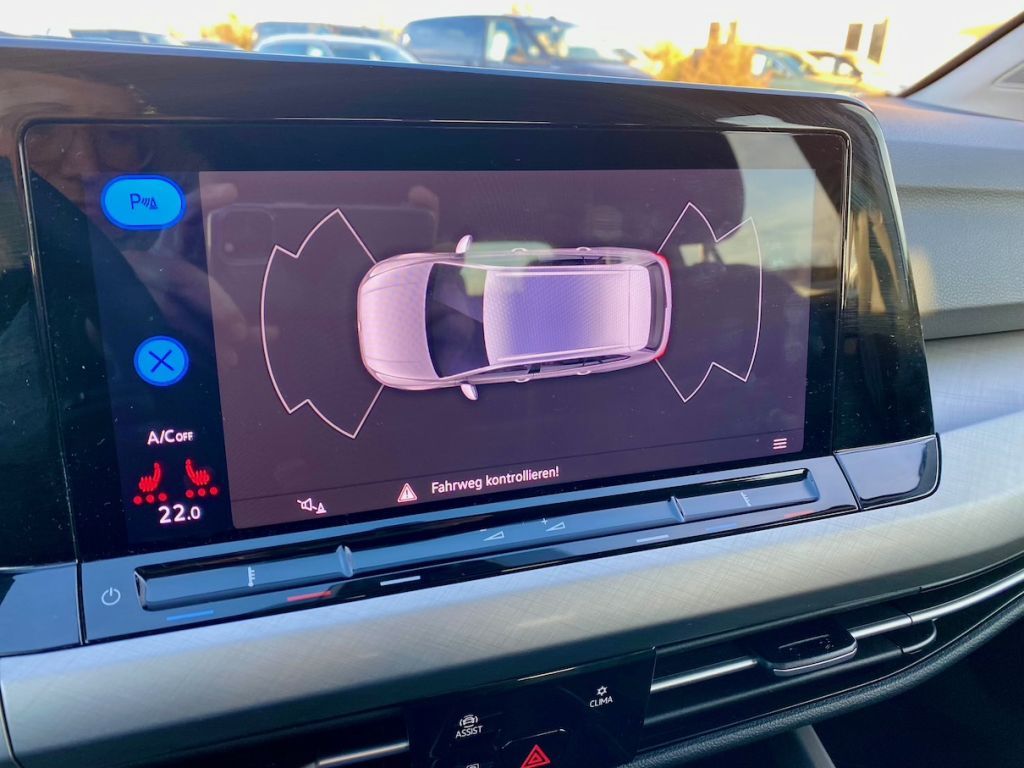 Fahrzeugabbildung Volkswagen Golf Variant 1.5 DSG Life AAC LED SHZ CARPLAY