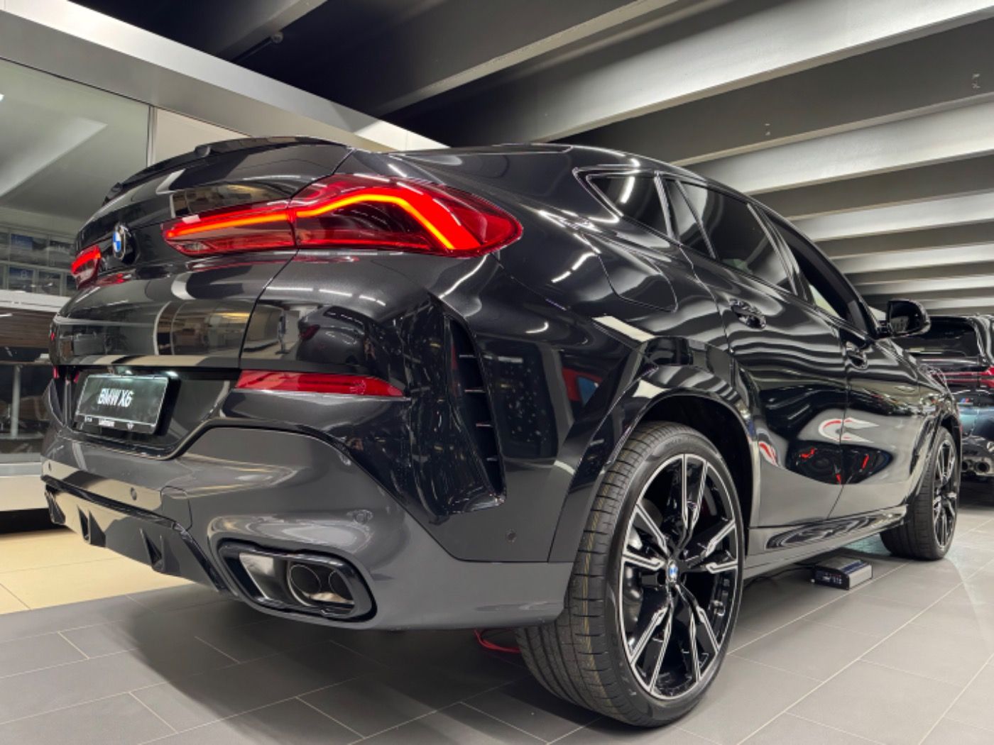 Fahrzeugabbildung BMW X6 xDrive40i M-Sport-Pro AutobahnAssi/LuftFW/AHK