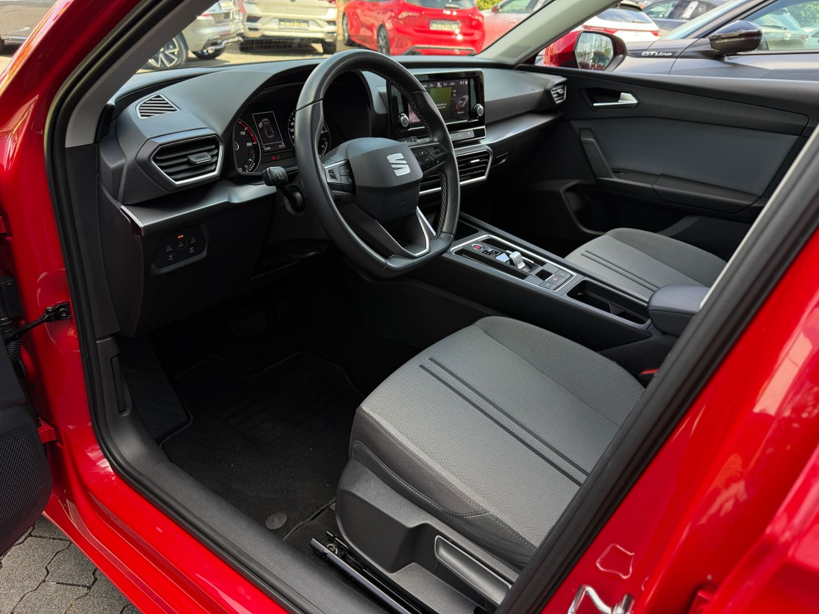 Fahrzeugabbildung SEAT Leon Sportstourer Style SHZ LED ALU