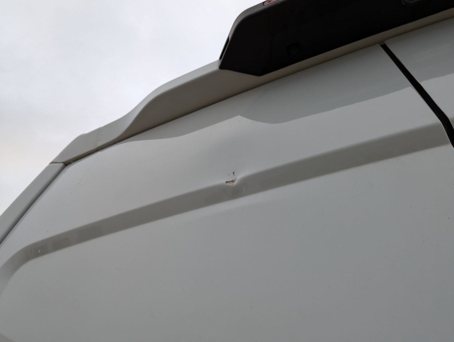 Fahrzeugabbildung Iveco Daily 35S18V4100L 3.0L Dach/Holzboden Kamera Kli