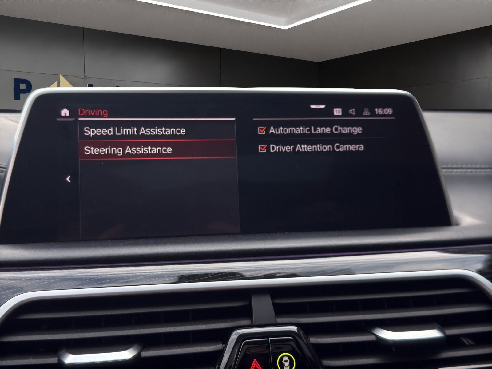 Fahrzeugabbildung BMW 750Li xDrive *M-Sport*H&K*Skylounge*HUD*Masssage