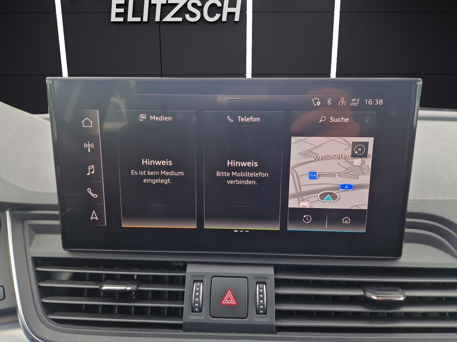 Fahrzeugabbildung Audi Q5 40 TDI quattro S line Navi RearView
