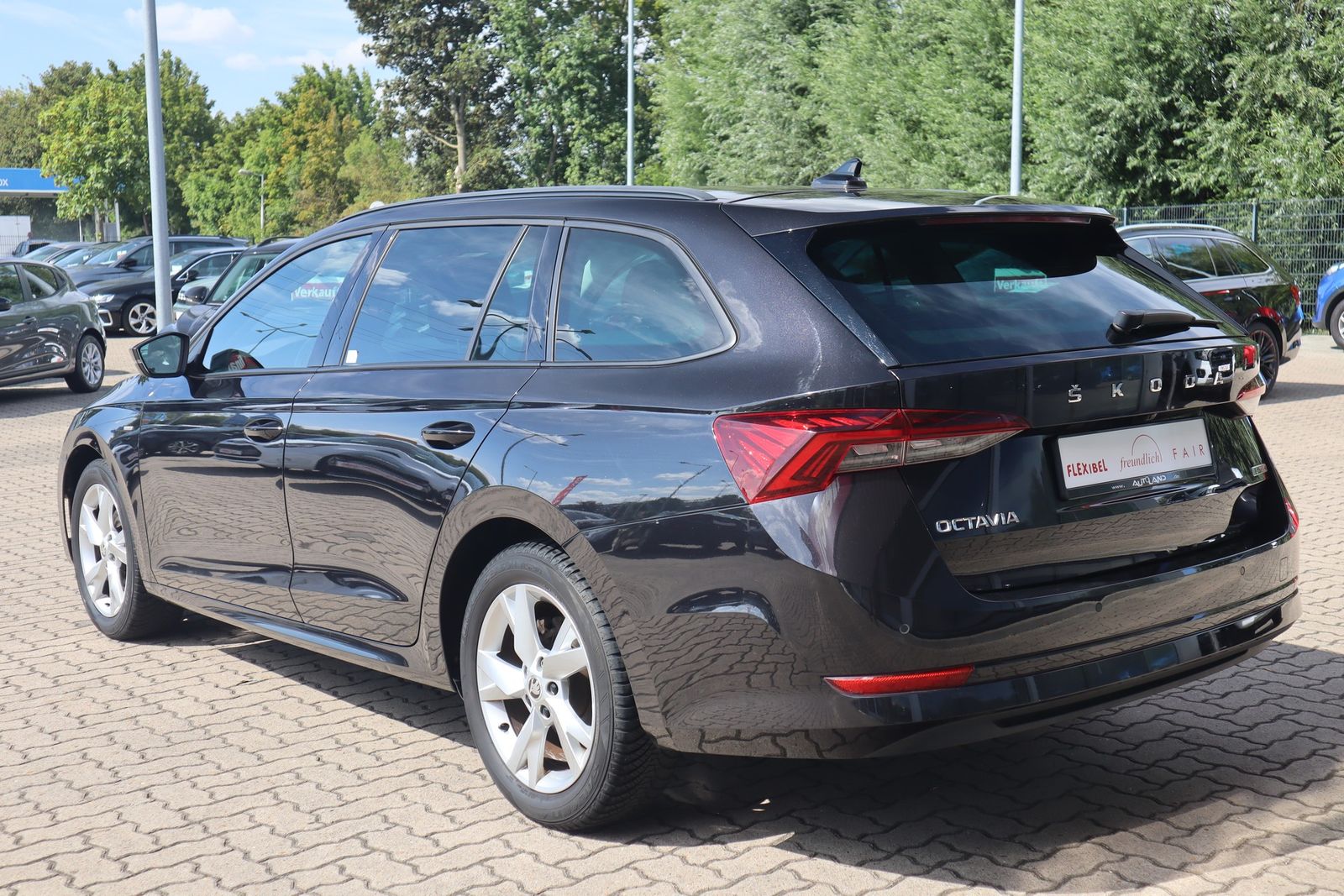 Skoda Octavia Combi 1.5 G-TEC Clever LED Navi ACC DAB imagem 3