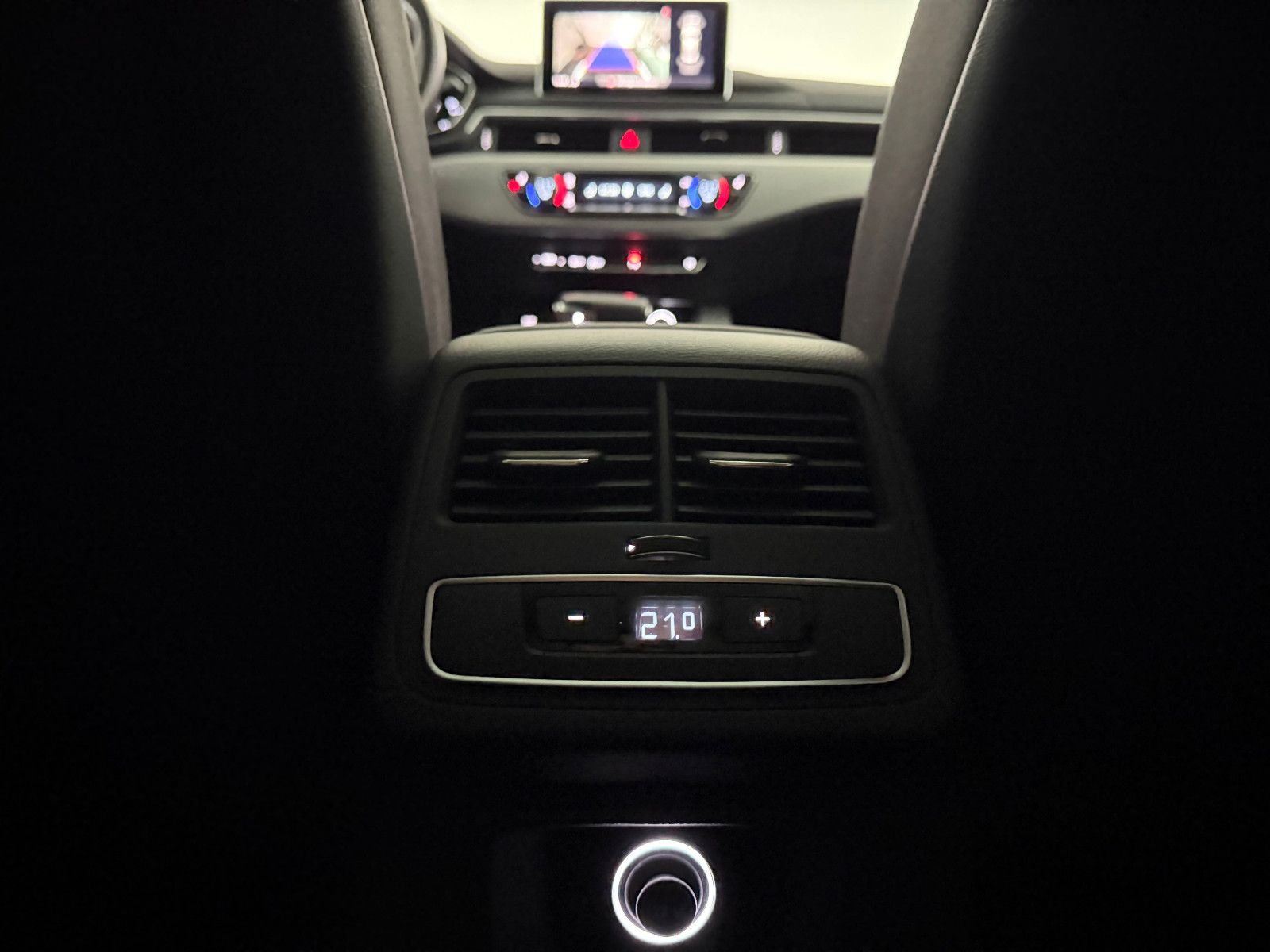 Fahrzeugabbildung Audi A4 Lim. S-LINE SPORT ultra/MATRIX/B&O/eGSD/VIRCO