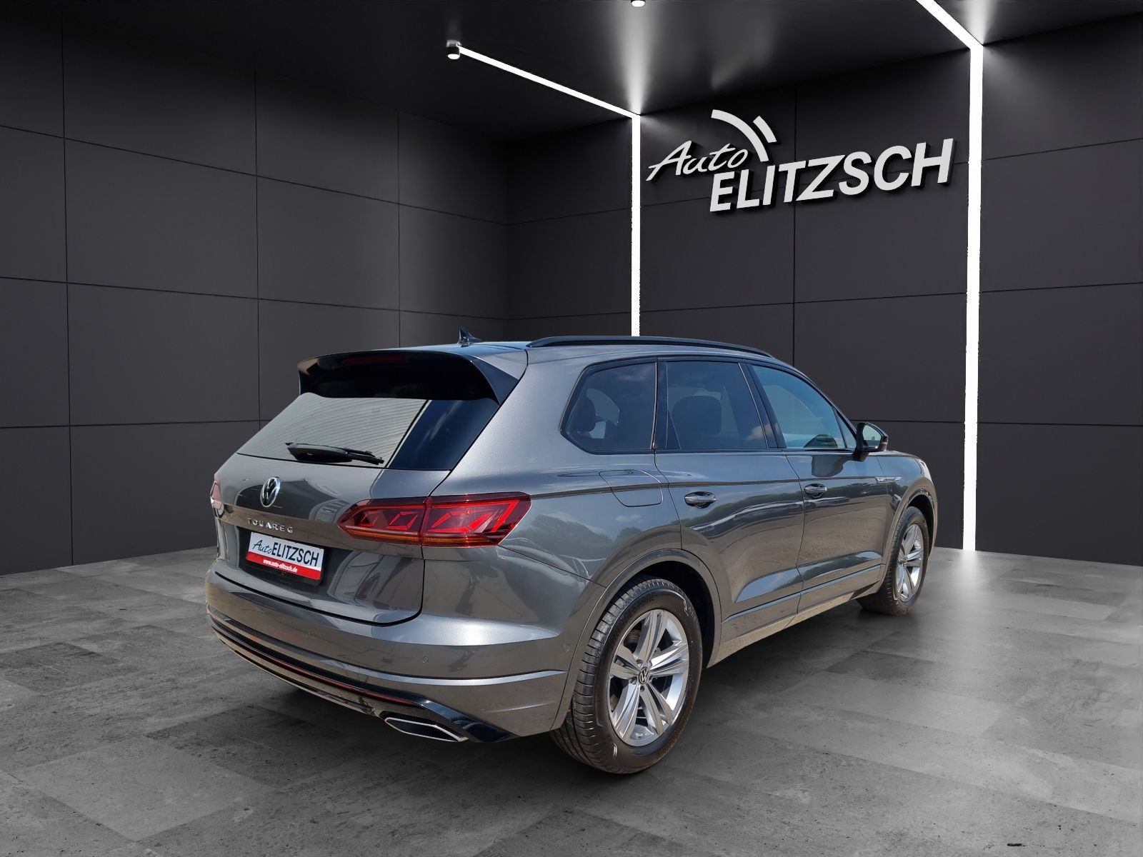 Fahrzeugabbildung Volkswagen Touareg TDI R-Line 4M Matrix STH Luft Pano RFK A
