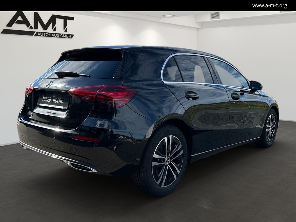 MERCEDES-BENZ A 200