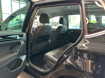 Volkswagen Golf *ACC*NAV*PDC*SitzHZ*2-ZONEN*ALCANTARA*AHK*