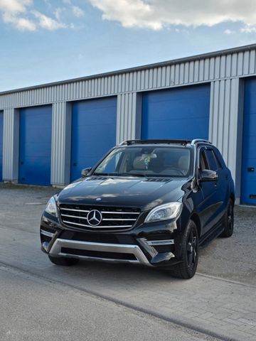 Mercedes-Benz ML350 CDI 4MATIC AMG LINE TÜV NEU 40TSDKM