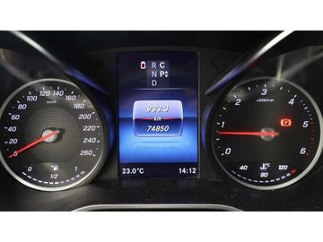 Mercedes V 220 - 9