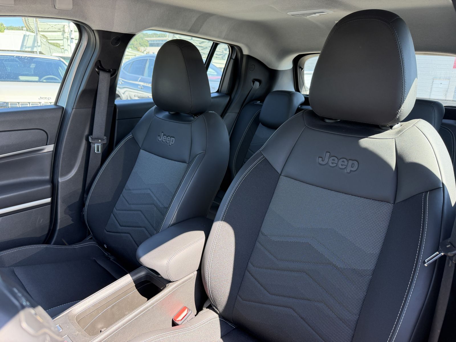 Jeep Avenger Altitude Electric imagem 2