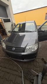 Fiat punto Sport - Fiat Punto Sport mit Benzin-Antrieb