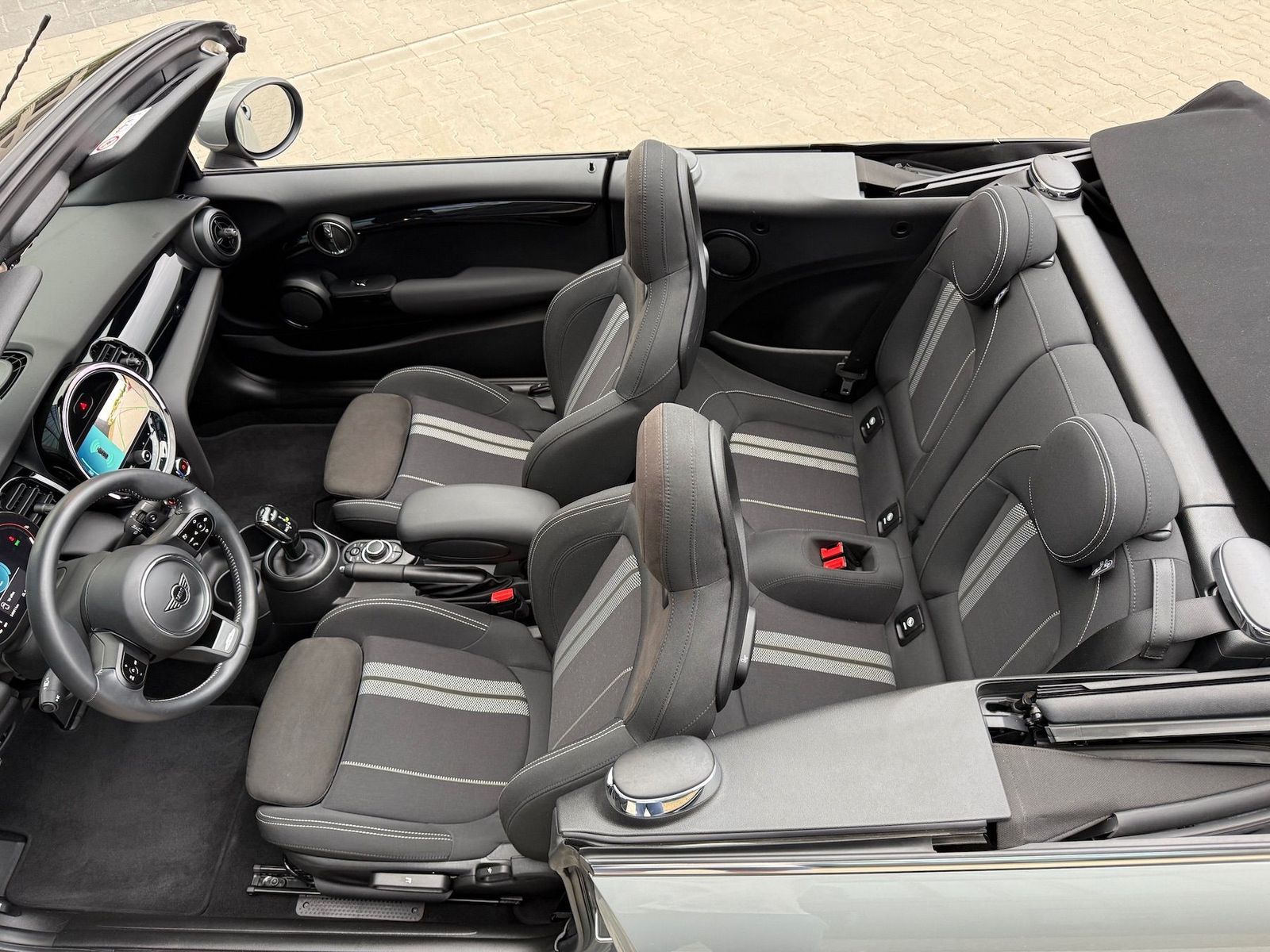 Fahrzeugabbildung MINI John Cooper Works Cabrio NAVI|KAMERA|ESS.-TRIM