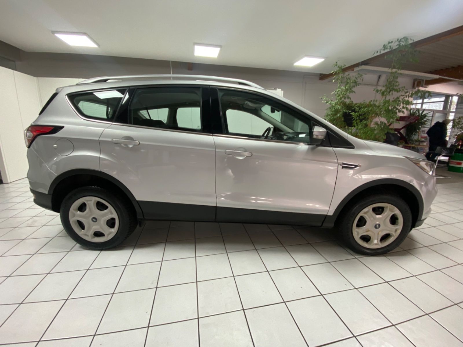 Fahrzeugabbildung Ford Kuga 2,0 TDCi 4x4 Titanium Allrad