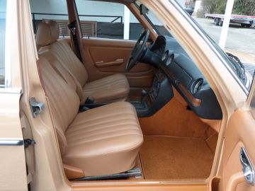 Mercedes 280 - 12