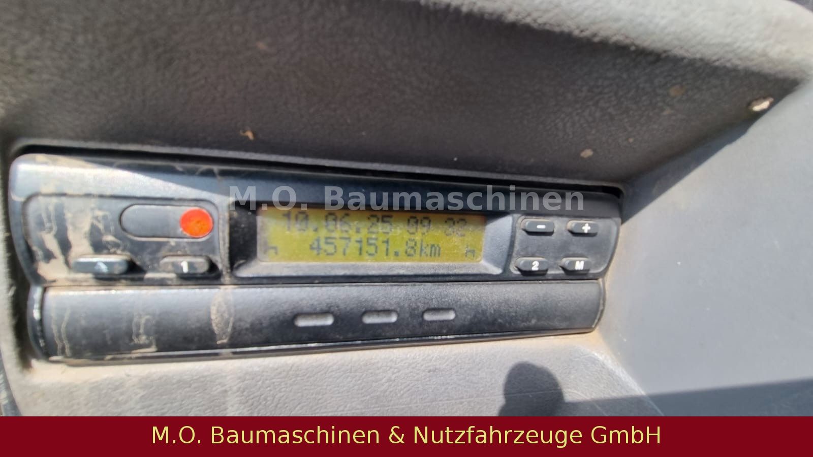 Fahrzeugabbildung Renault Kerax 370.26 / 6x4 /3.SeitenKipper /Fassi F130A